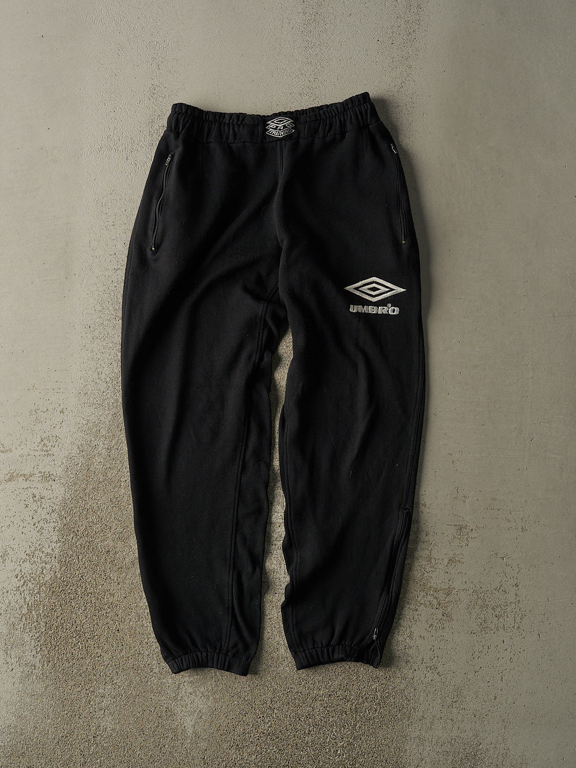 パンツ 00s UMBRO Track Pants Black Y2K Size XL Vintage 90s Black Umbro Embroidered Sweat Pants (30x32