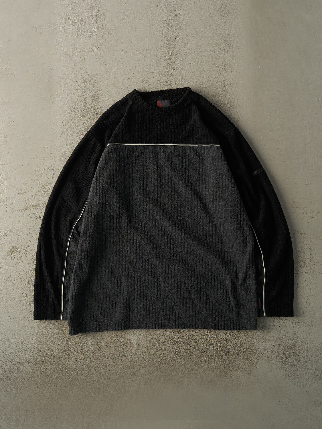 Vintage Y2K Black & Grey Striped Textured Long Sleeve (XL/XXL