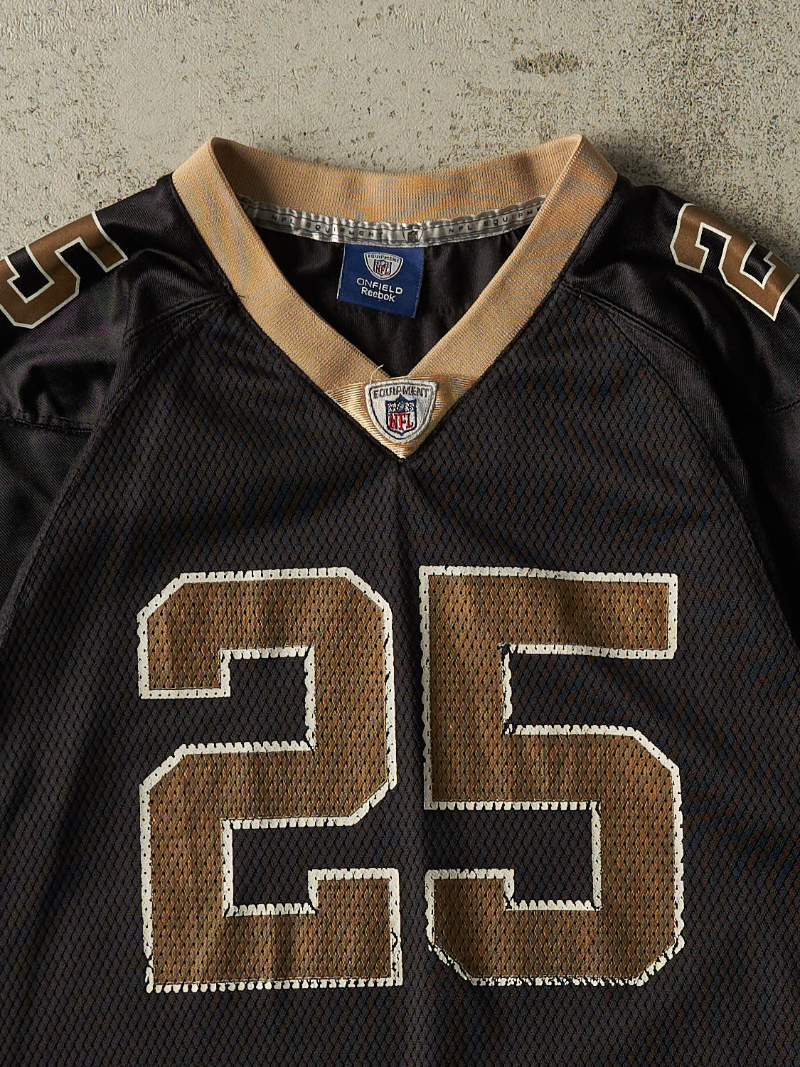 Vintage Y2K Black New Orleans Saints #25 Bush Football Jersey (XS/S)
