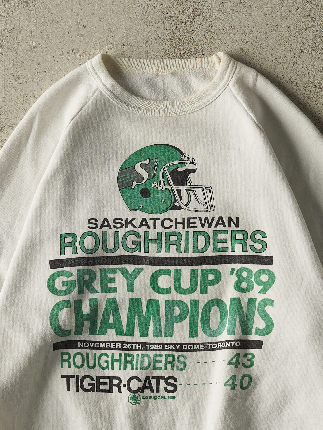 Vintage 89' White Saskatchewan Roughriders Grey Cup Champions Crewneck (S/M)