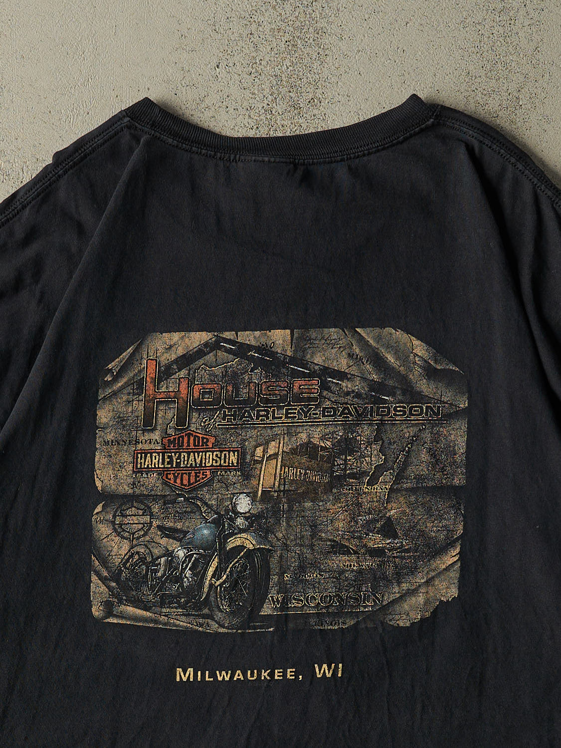 Vintage 11' Black Harley Davidson Milwaukee WI Tee (XXXL)