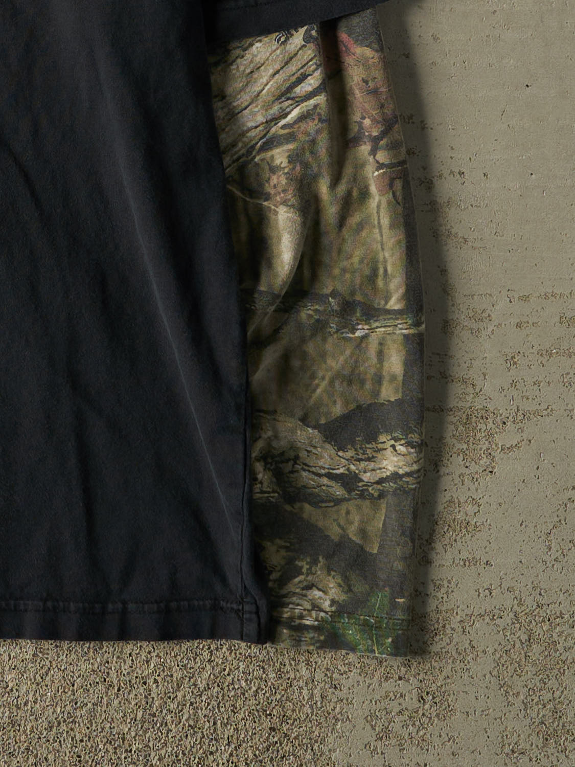 Vintage Y2K Black Browning  x Mossy Oak Camo Long Sleeve (S/M)