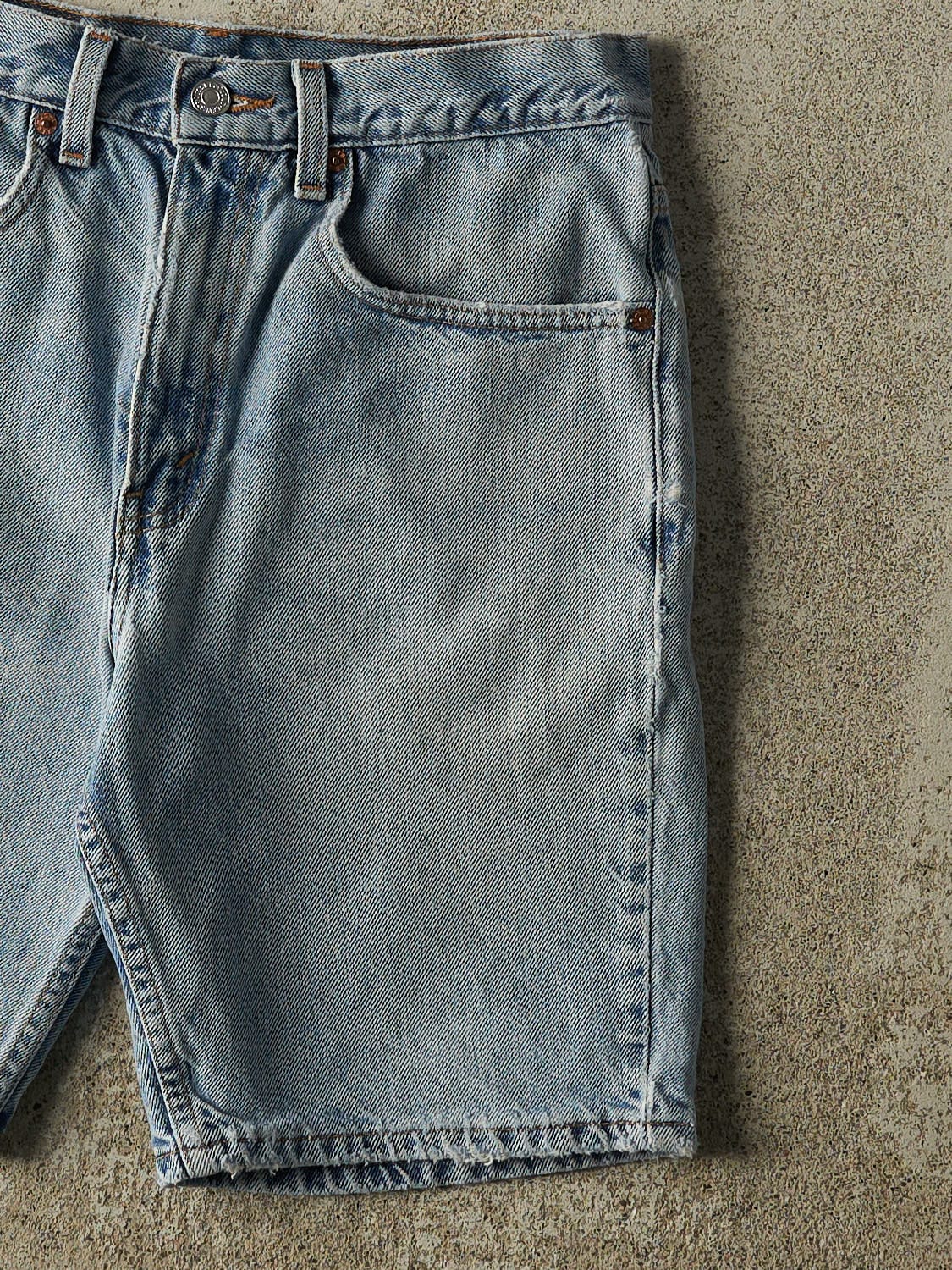 Vintage 90s Light Wash Levi's 505 Jean Shorts (29x9)