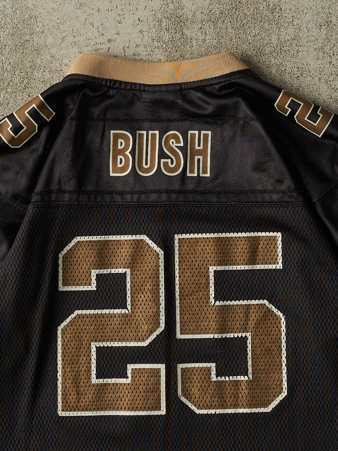 Vintage Y2K Black New Orleans Saints #25 Bush Football Jersey (XS/S)