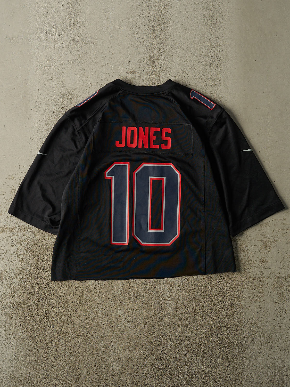 Vintage Y2K Black New England Patriots #10 Jones Football Jersey (M)