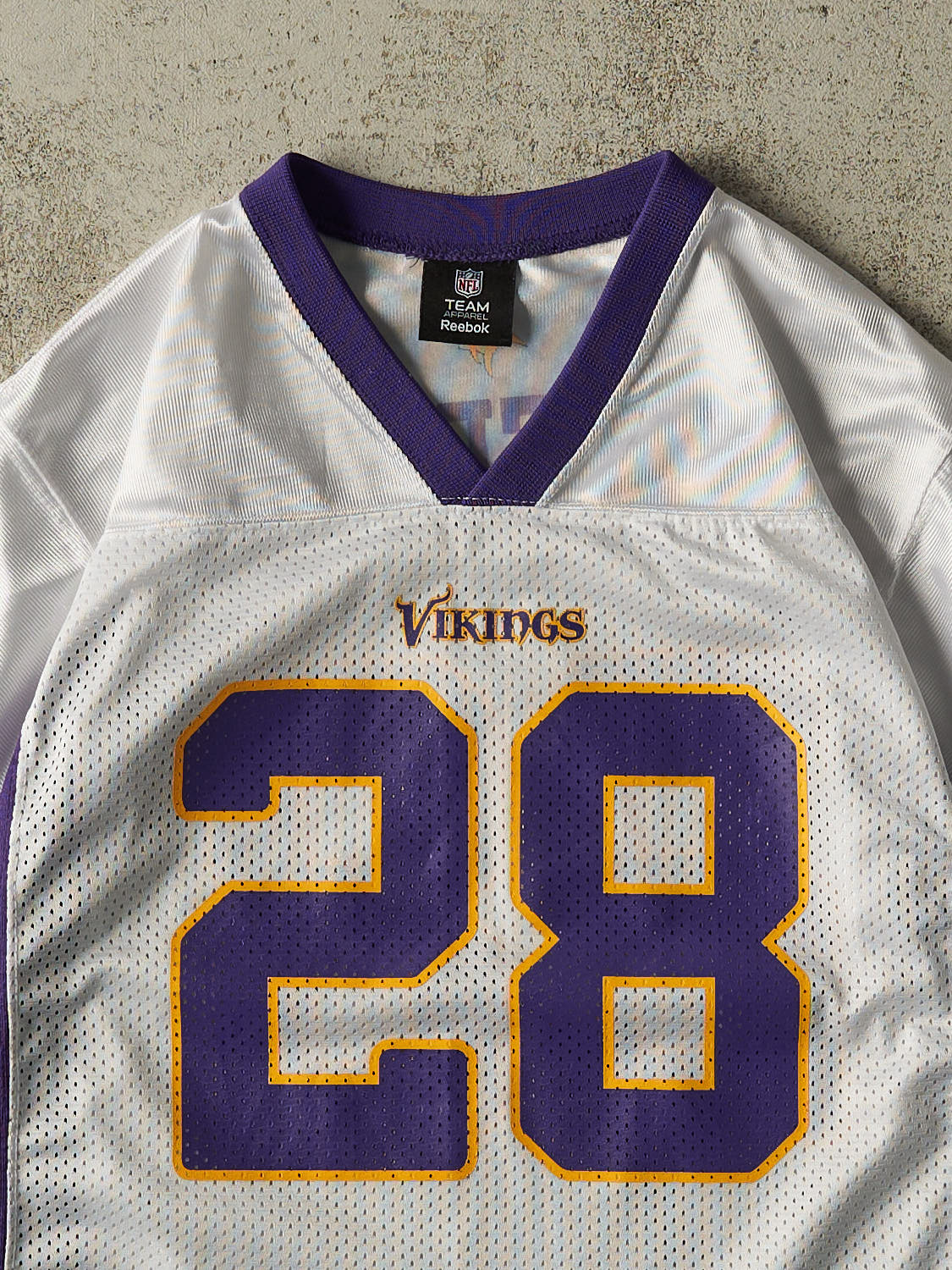 Vintage Y2K White Minnesota Vikings #28 Adrian Peterson Football Jersey (XXS/XS)
