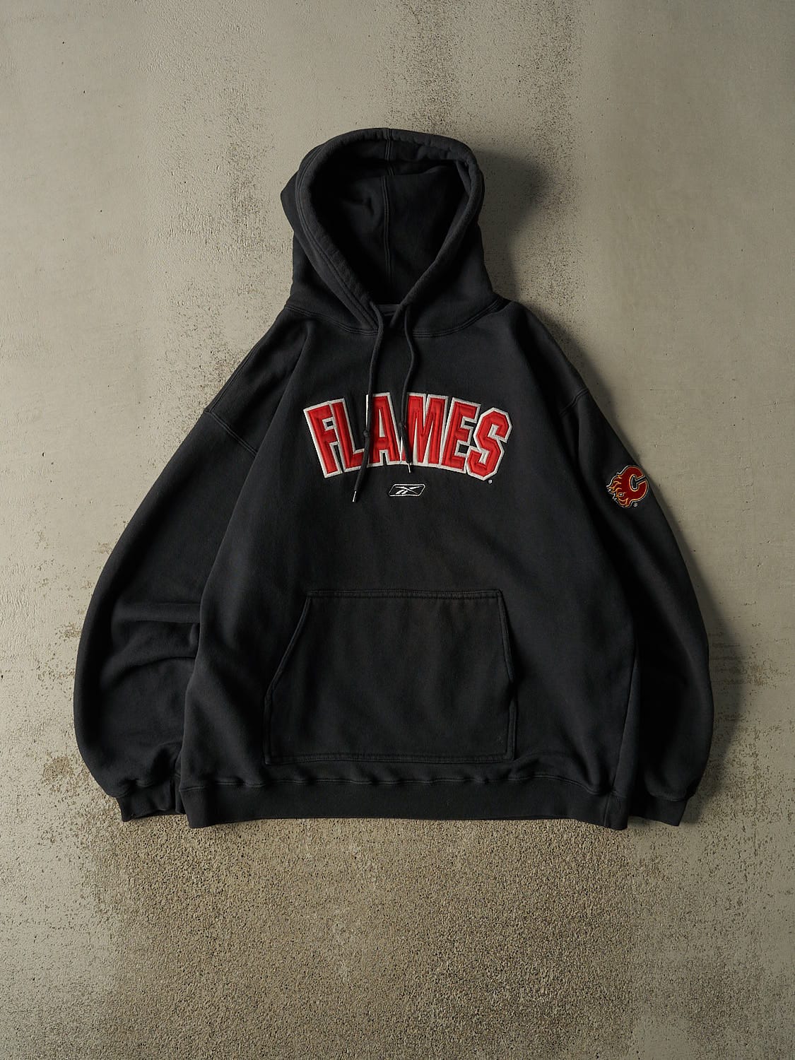 Vintage Y2K Black Calgary Flames Embroidered Hoodie (XXL)