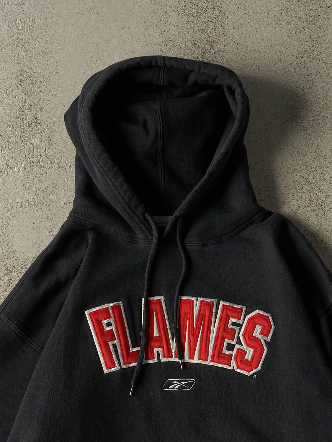 Vintage Y2K Black Calgary Flames Embroidered Hoodie (XXL)