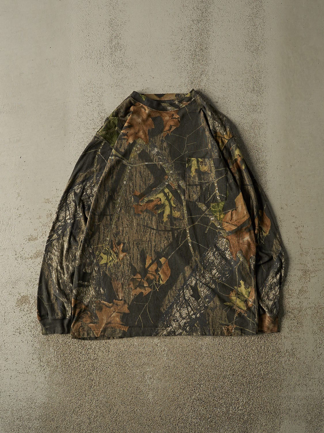Vintage 90s Camo Mossy Oak Pocket Long Sleeve (L/XL)