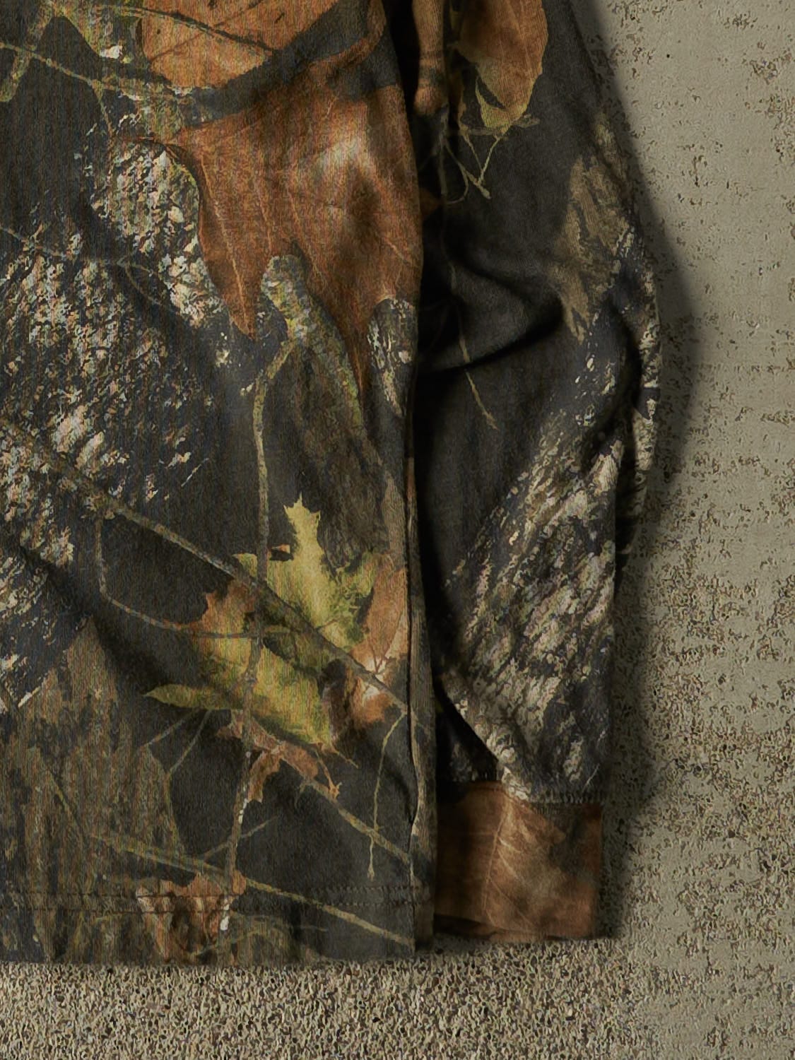Vintage 90s Camo Mossy Oak Pocket Long Sleeve (L/XL)