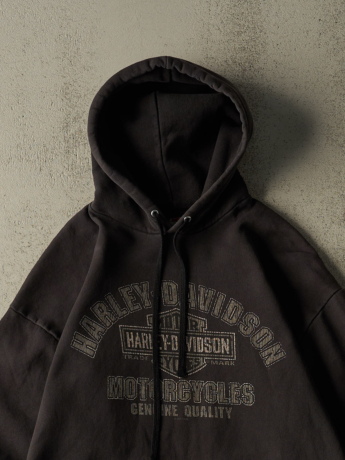 Vintage 17' Faded Black Harley Davidson Yellowknife Canada Hoodie (L/XL)