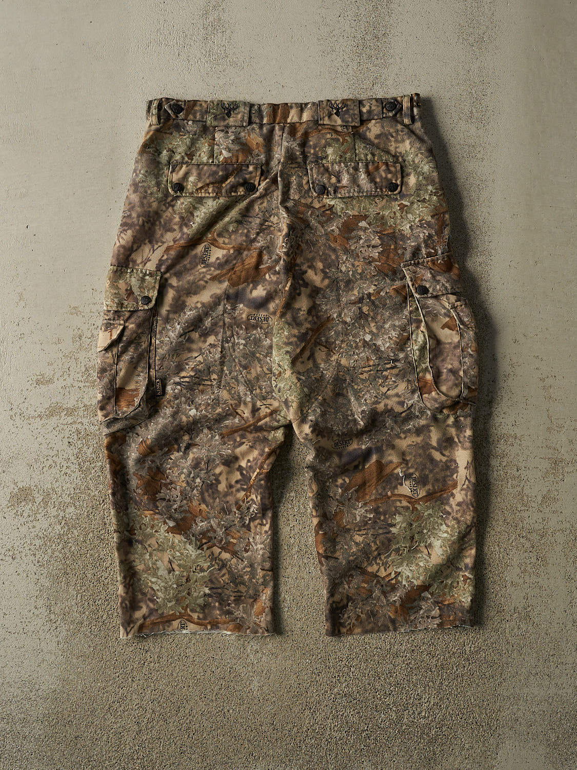 Vintage Y2K Camo Kings Desert Cargo 3/4 Pant (34x21)