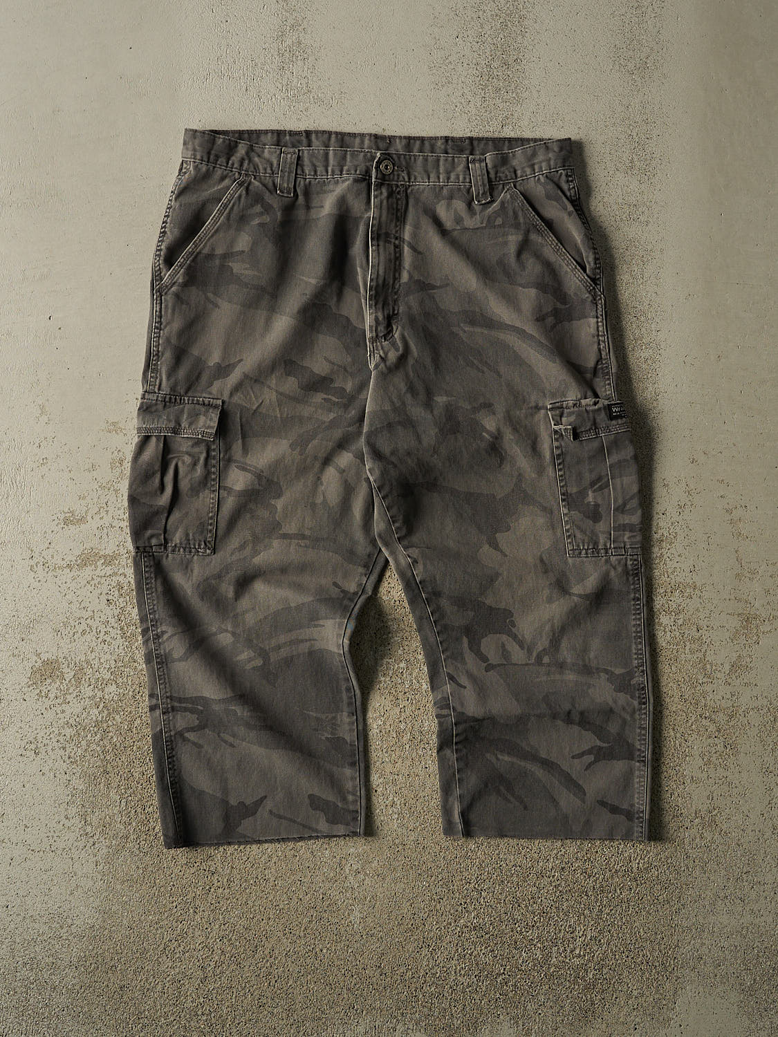 Vintage 90s Camo Wrangler Cargo 3/4 Pant (37x23.5)