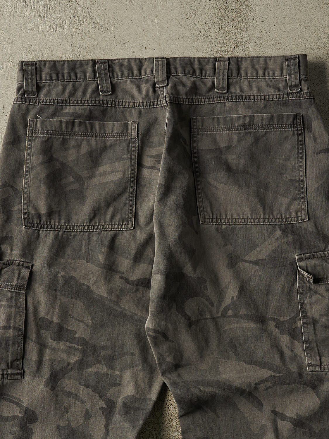 Vintage 90s Camo Wrangler Cargo 3/4 Pant (37x23.5)