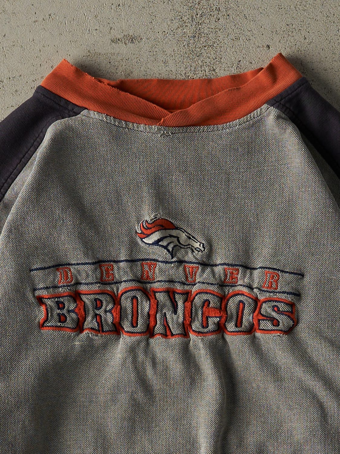 Vintage 98' Grey Denver Broncos Textured Lightweight Crewneck (M/L)