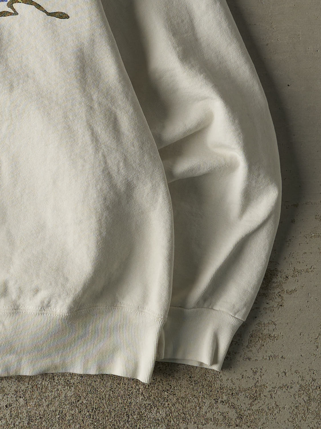 Vintage 91' White Looney Tunes Crewneck (S/M)