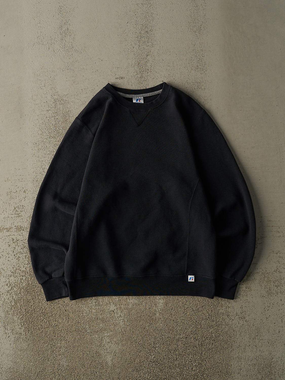 Vintage Y2K Faded Black Russell Athletic Blank Crewneck (S/M)