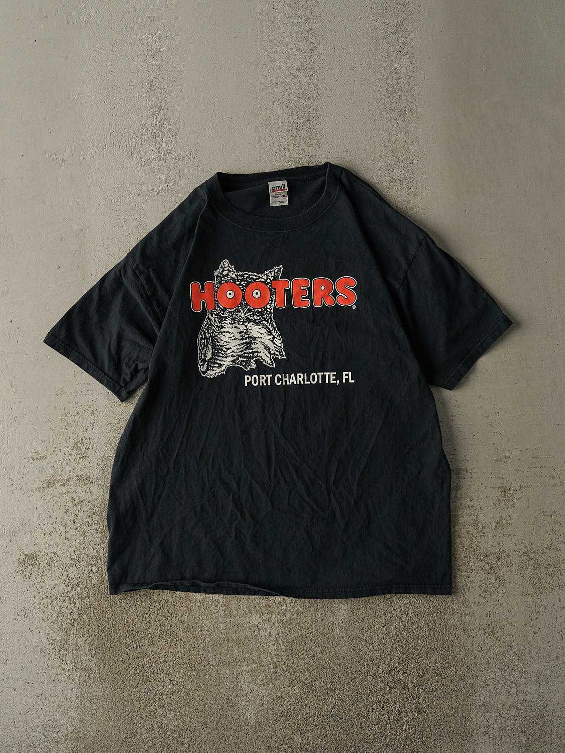 Vintage Y2K Black Hooters Port Charlotte FL Tee (XL)