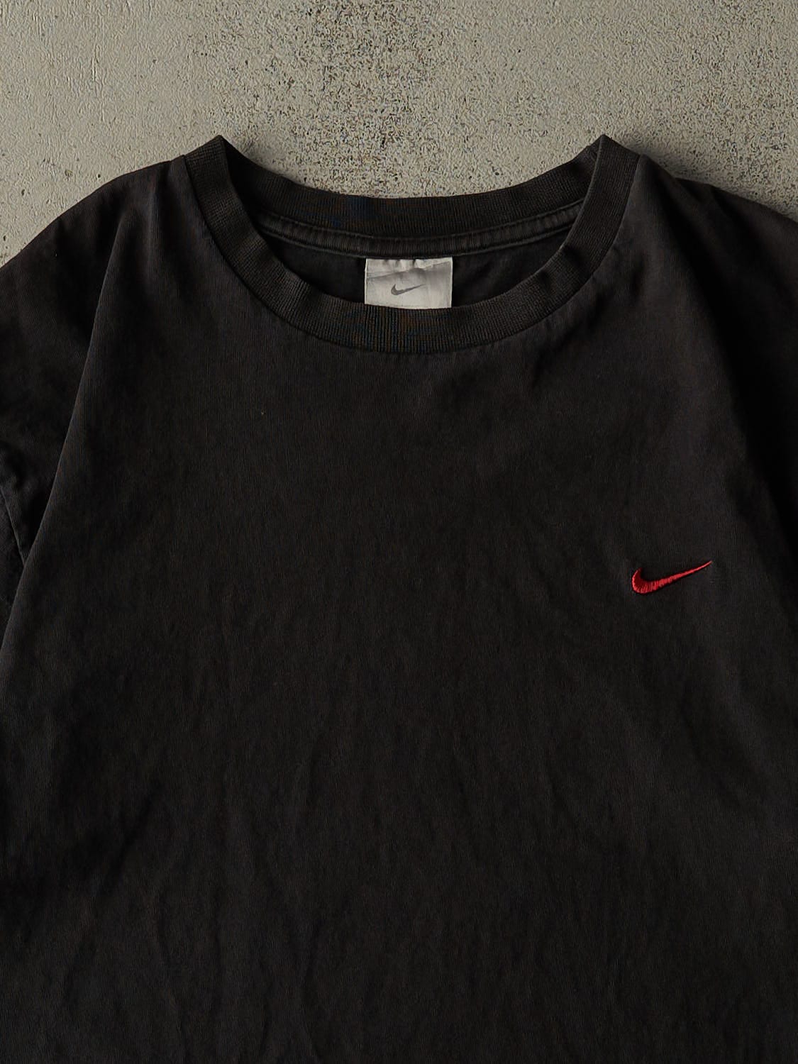 Vintage Y2K Black Nike Embroidered Swoosh Tee (M/L)