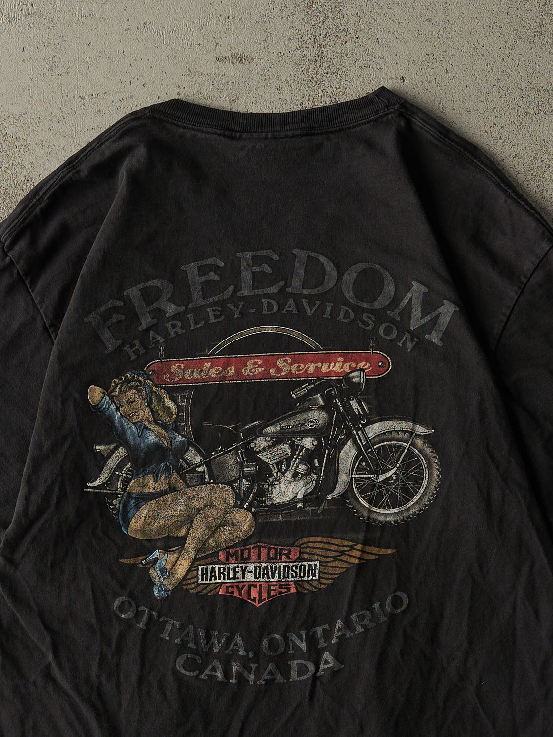 Vintage 10' Faded Black Harley Davidson Ottawa ON Tee (M/L)