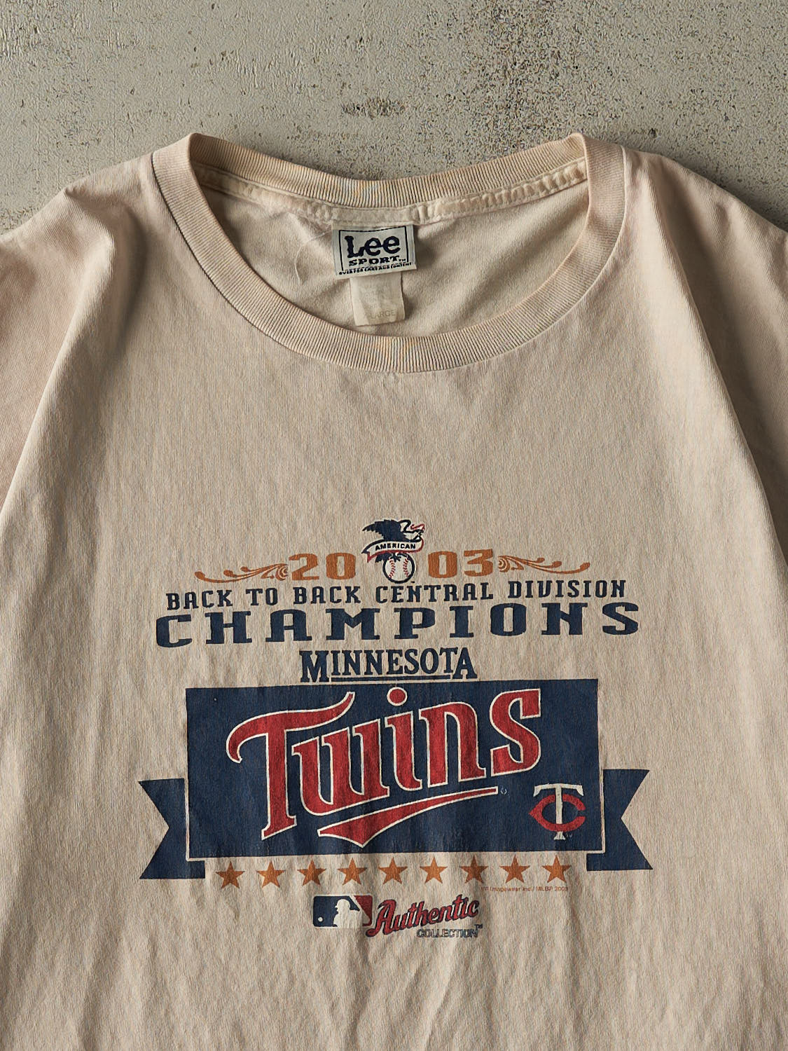 Vintage 03' Beige Minnesota Twins Central Division Champs Tee (XL)