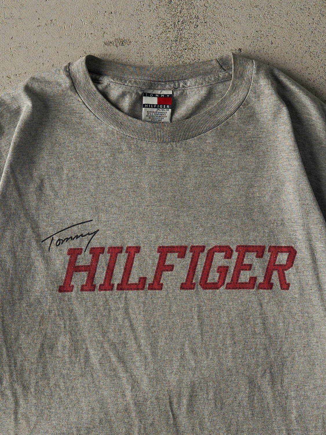 Vintage 90s Grey Tommy Hilfiger Tee (L/XL)