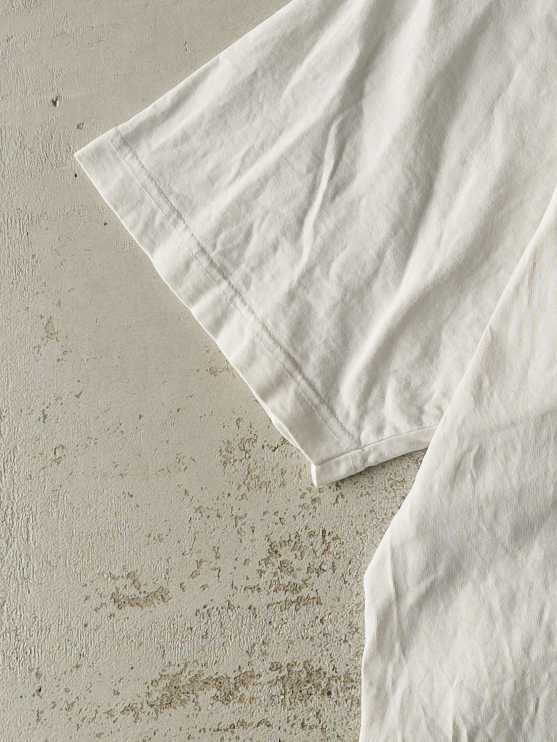 Vintage Y2K White Nike Embroidered Swoosh Tee (L/XL)