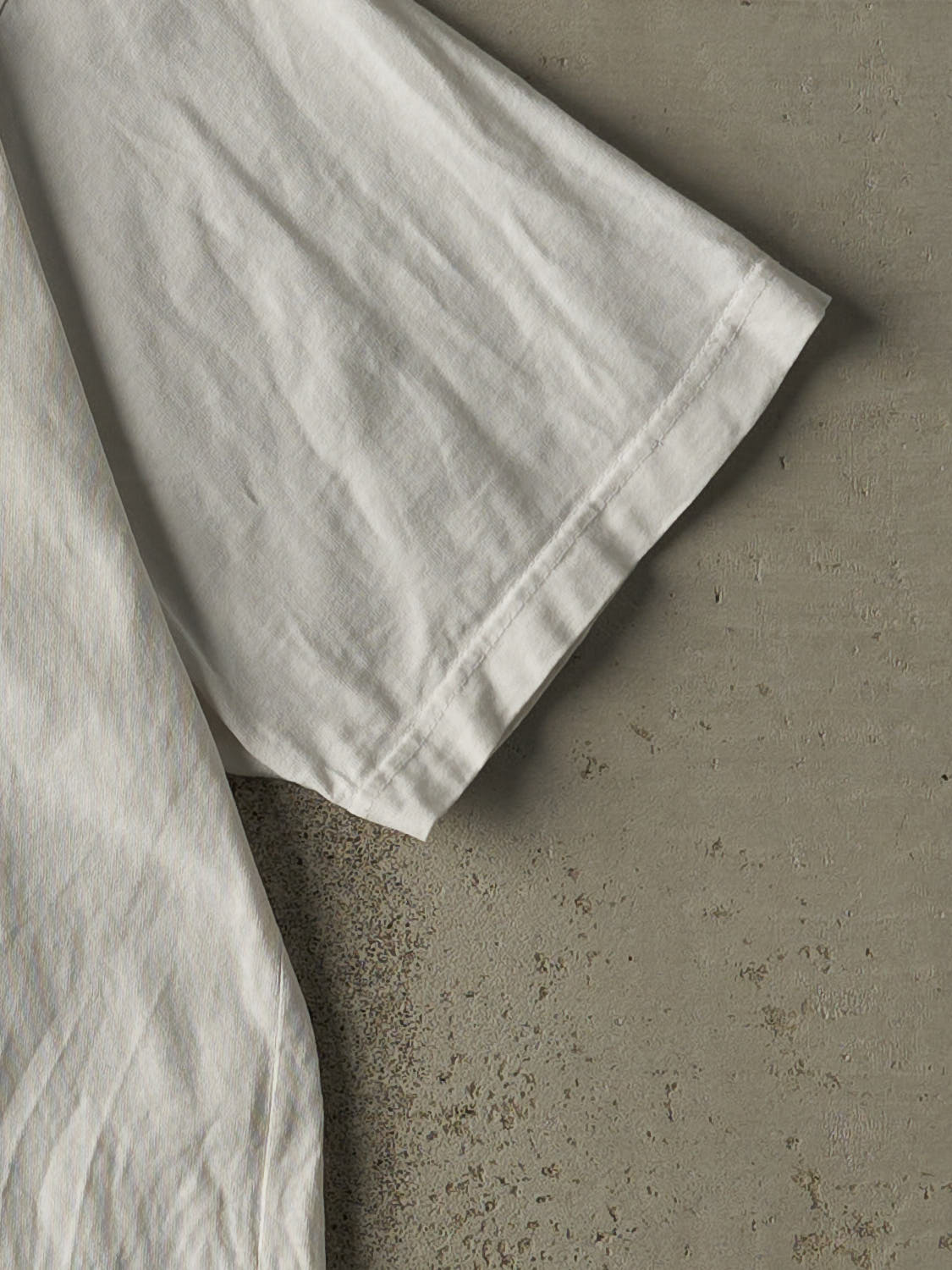 Vintage Y2K White Nike Embroidered Swoosh Tee (L/XL)