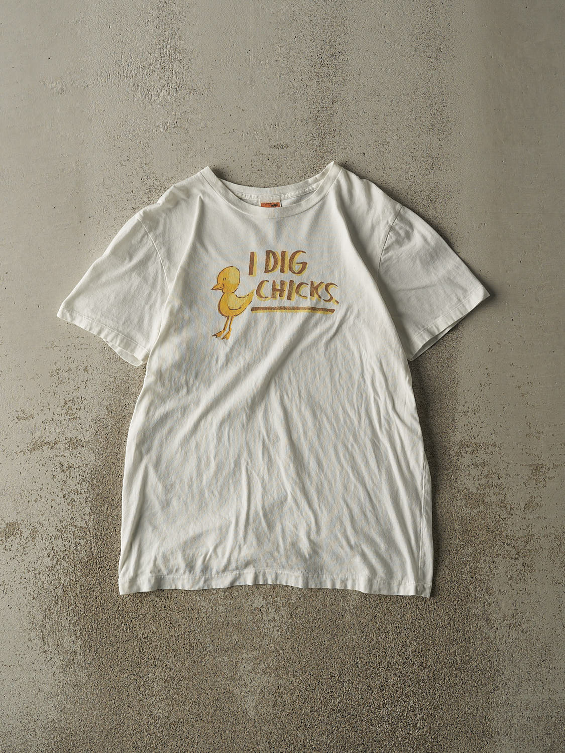 Vintage Y2K White "I Dig Chicks" Slogan Tee (S/M)