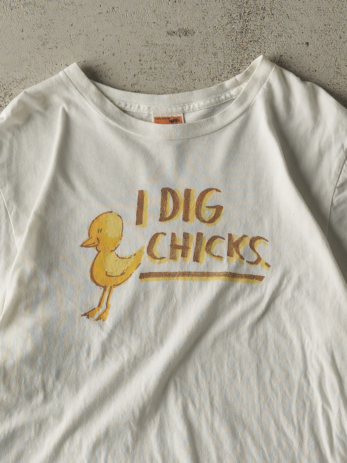 Vintage Y2K White "I Dig Chicks" Slogan Tee (S/M)