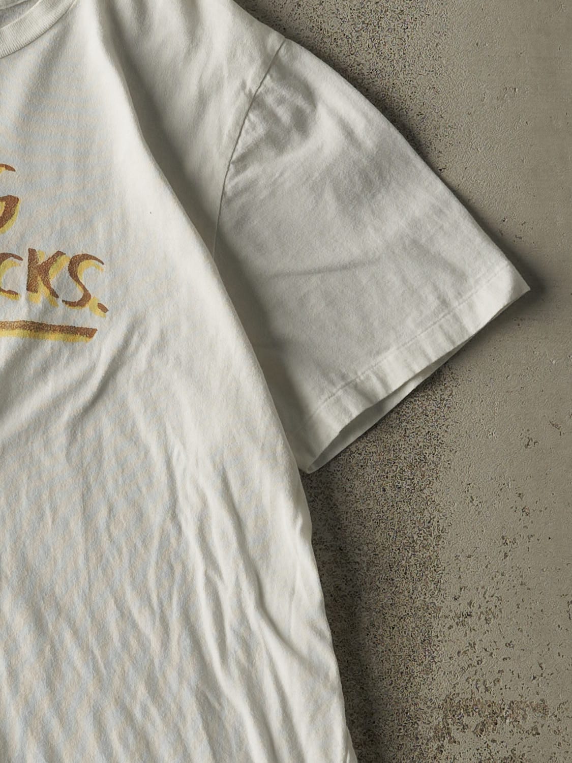 Vintage Y2K White "I Dig Chicks" Slogan Tee (S/M)