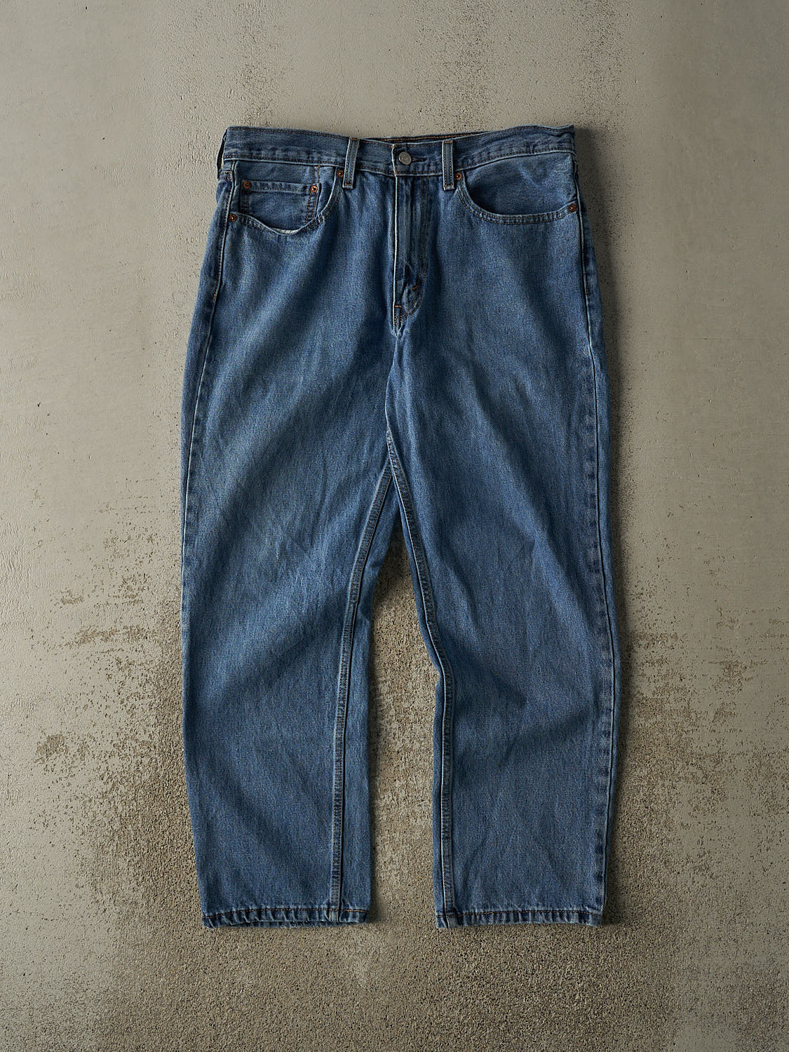 Vintage Y2K Mid Wash Levi's 550 Jeans (34x29)