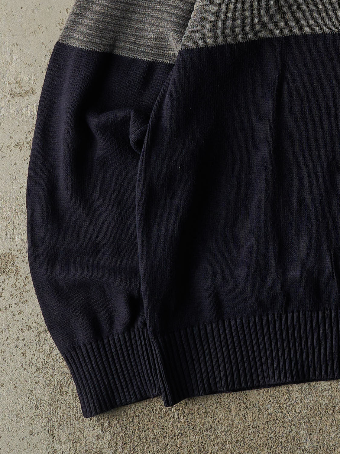 Vintage Y2K Navy Blue & Grey Striped Knit (L/XL)
