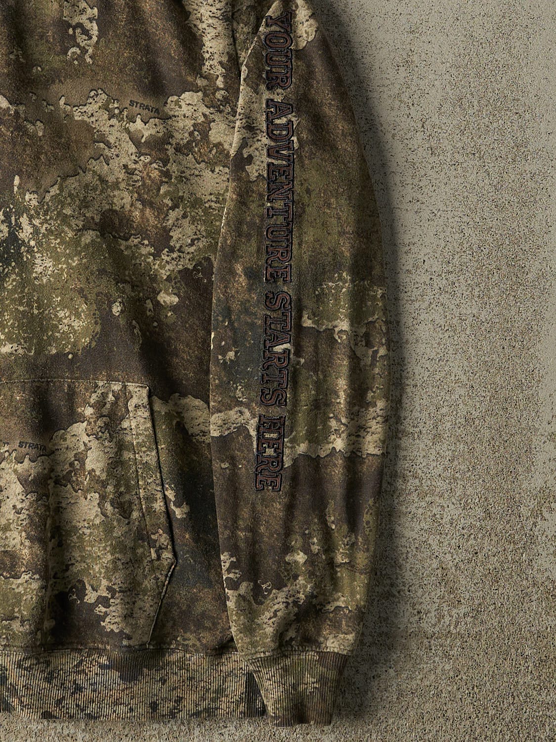 Vintage Y2K Camo Bass Pro Shops Hoodie (M/L)