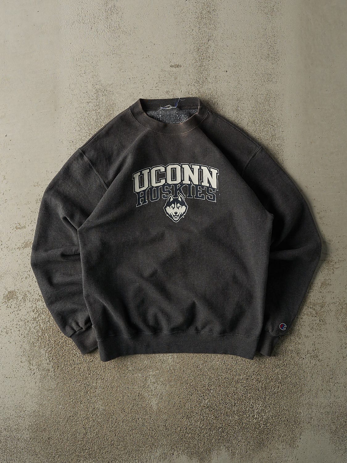 Vintage Y2K Charcoal Grey Champion University of Connecticut Huskies Crewneck (S/M)