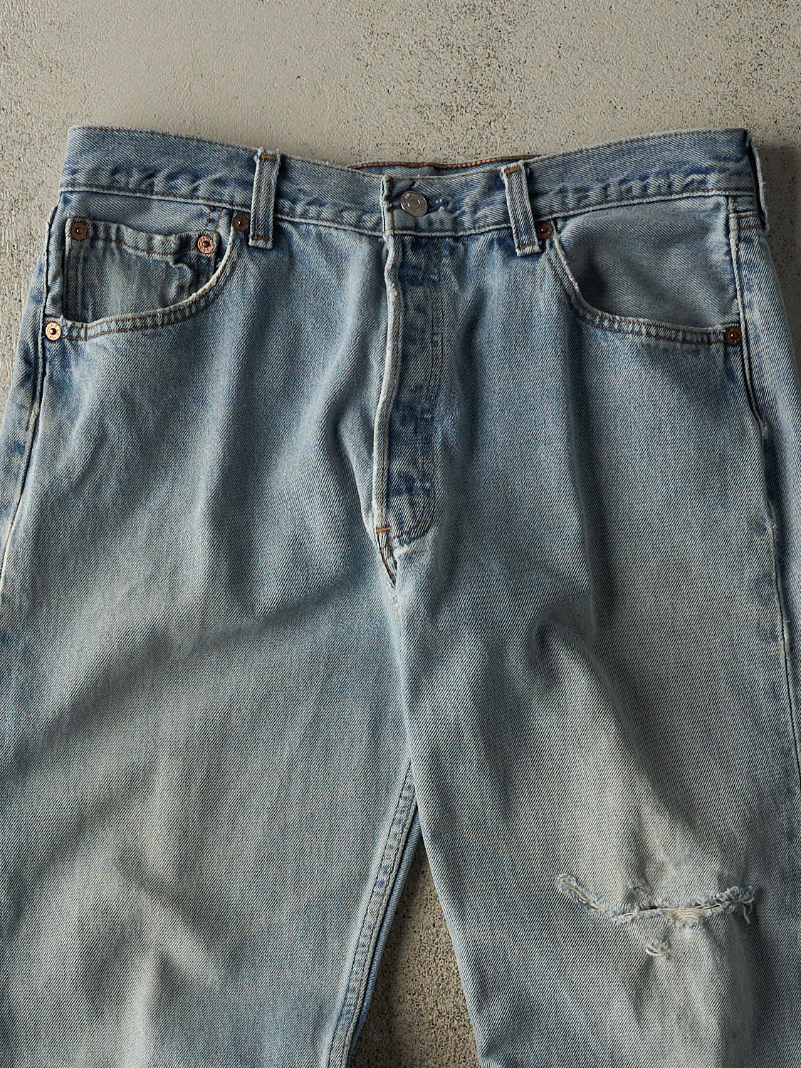 Vintage 90s Light Wash Levi's 501 Jeans (31x25.5)