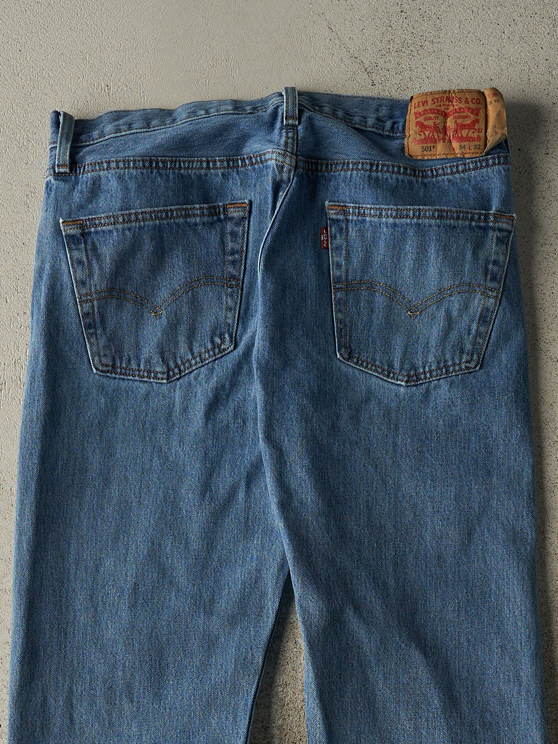 Vintage Y2K Mid Wash Levi's 501 Jeans (34x31.5)