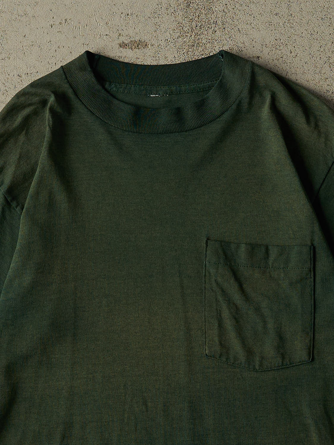 Vintage 80s Sun Faded Green Blank Single Stitch Pocket Tee (S/M)