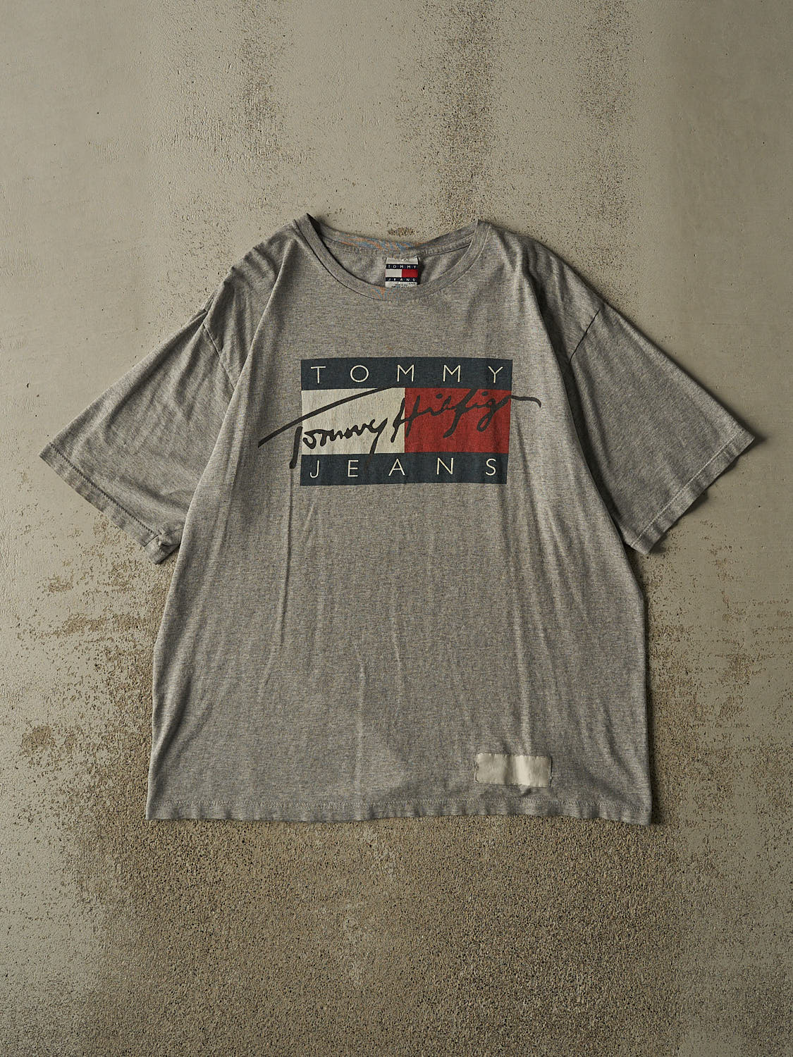 Vintage 90s Grey Tommy Hilfiger Logo Tee (L/XL)