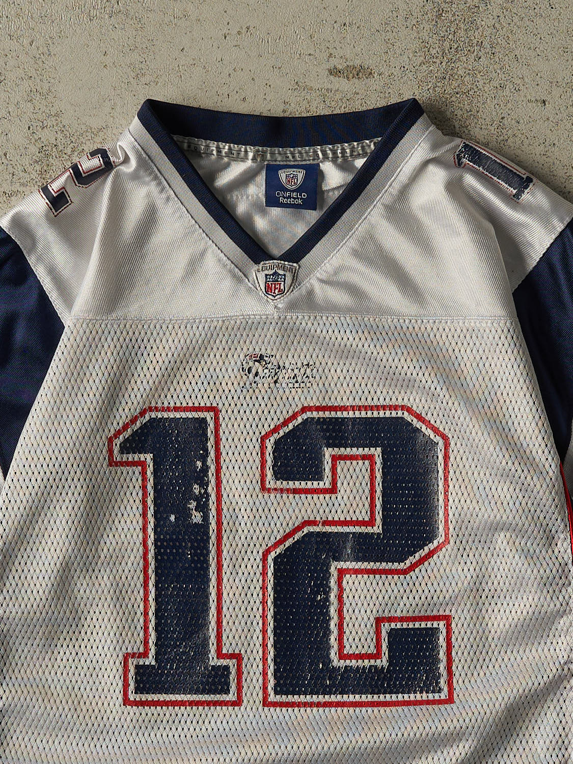 Vintage Y2K White New England Patriots #12 Tom Brady Football Jersey (M/L)