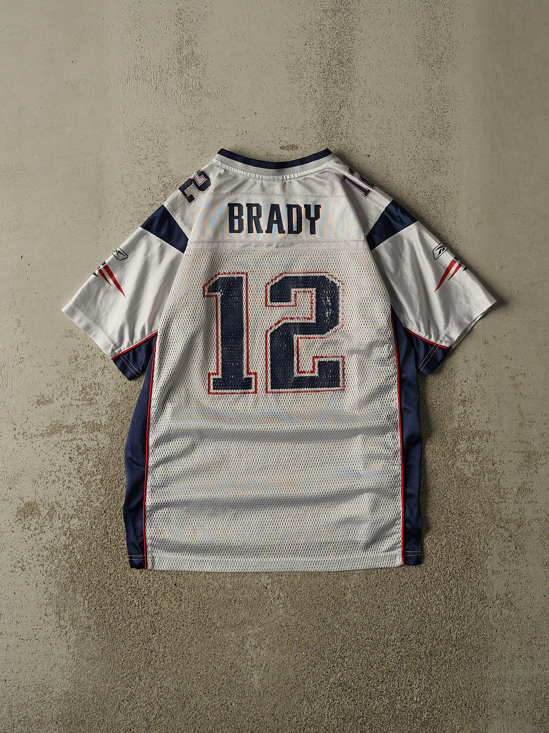Vintage Y2K White New England Patriots #12 Tom Brady Football Jersey (M/L)