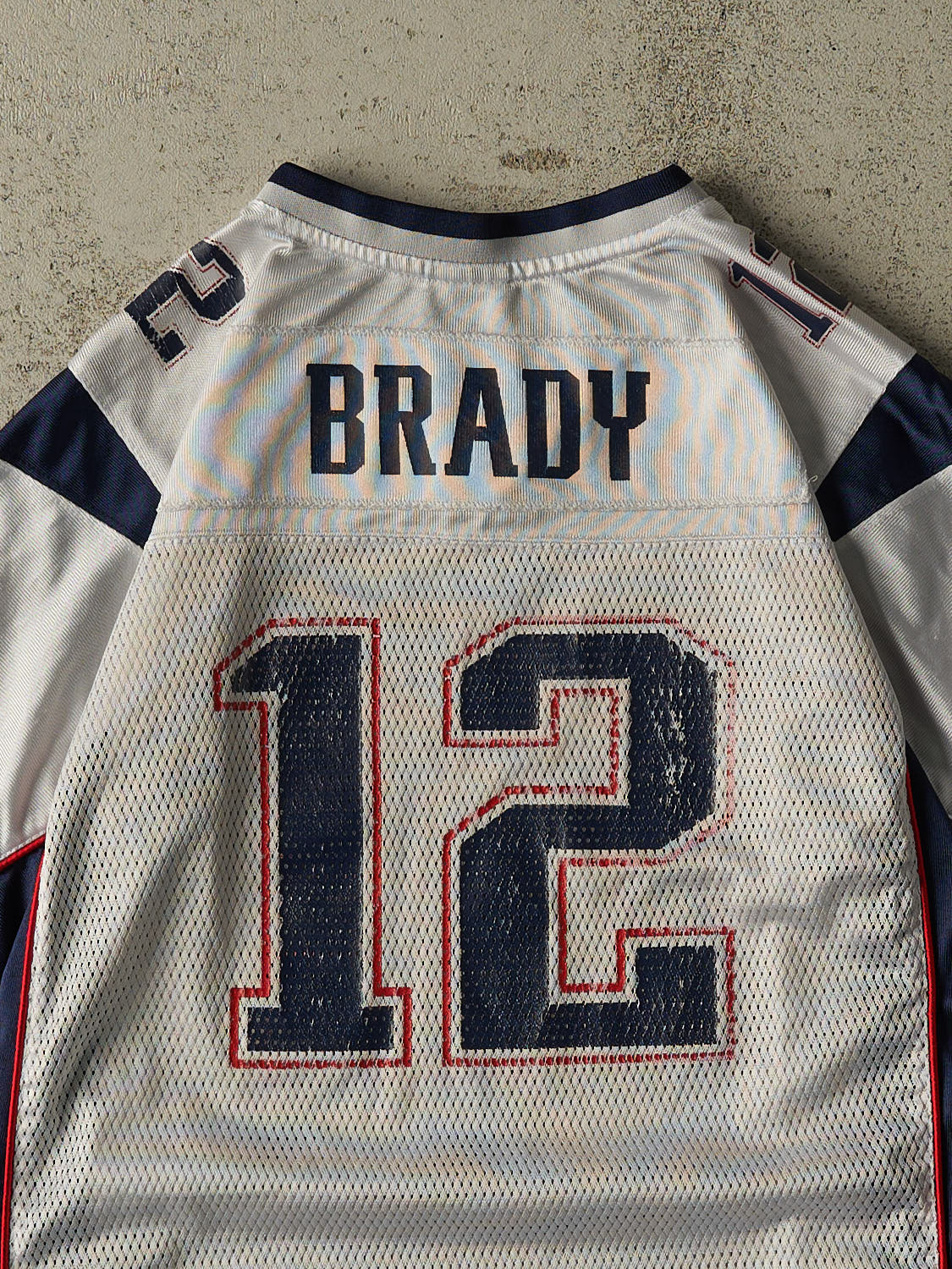 Vintage Y2K White New England Patriots #12 Tom Brady Football Jersey (M/L)