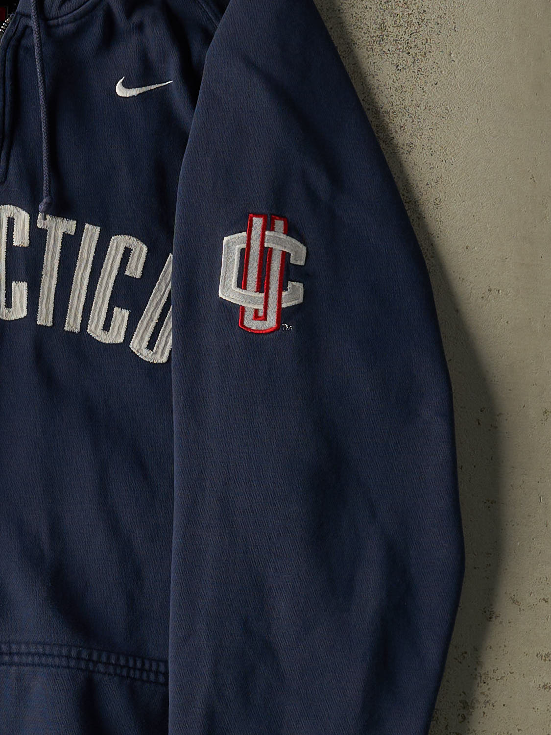 Vintage Y2K Navy Blue University of Connecticut Nike Quarter Zip Hoodie (L)
