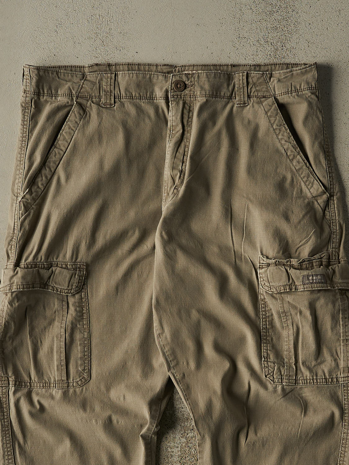 Vintage Y2K Beige Wrangler Lightweight Cargo Pants (36x28.5)