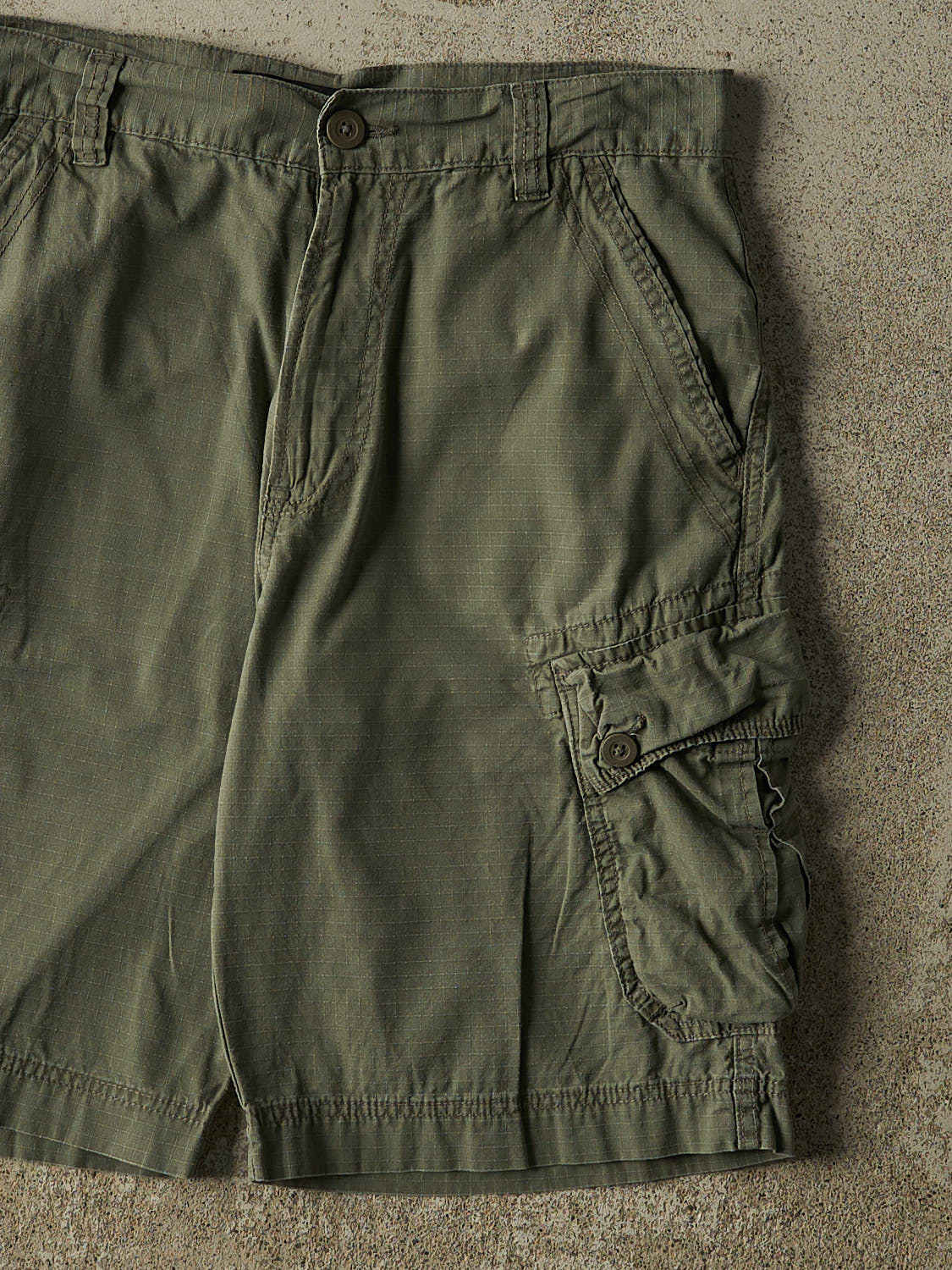 Vintage Y2K Green Calvin Klein Cargo Shorts (32x11)