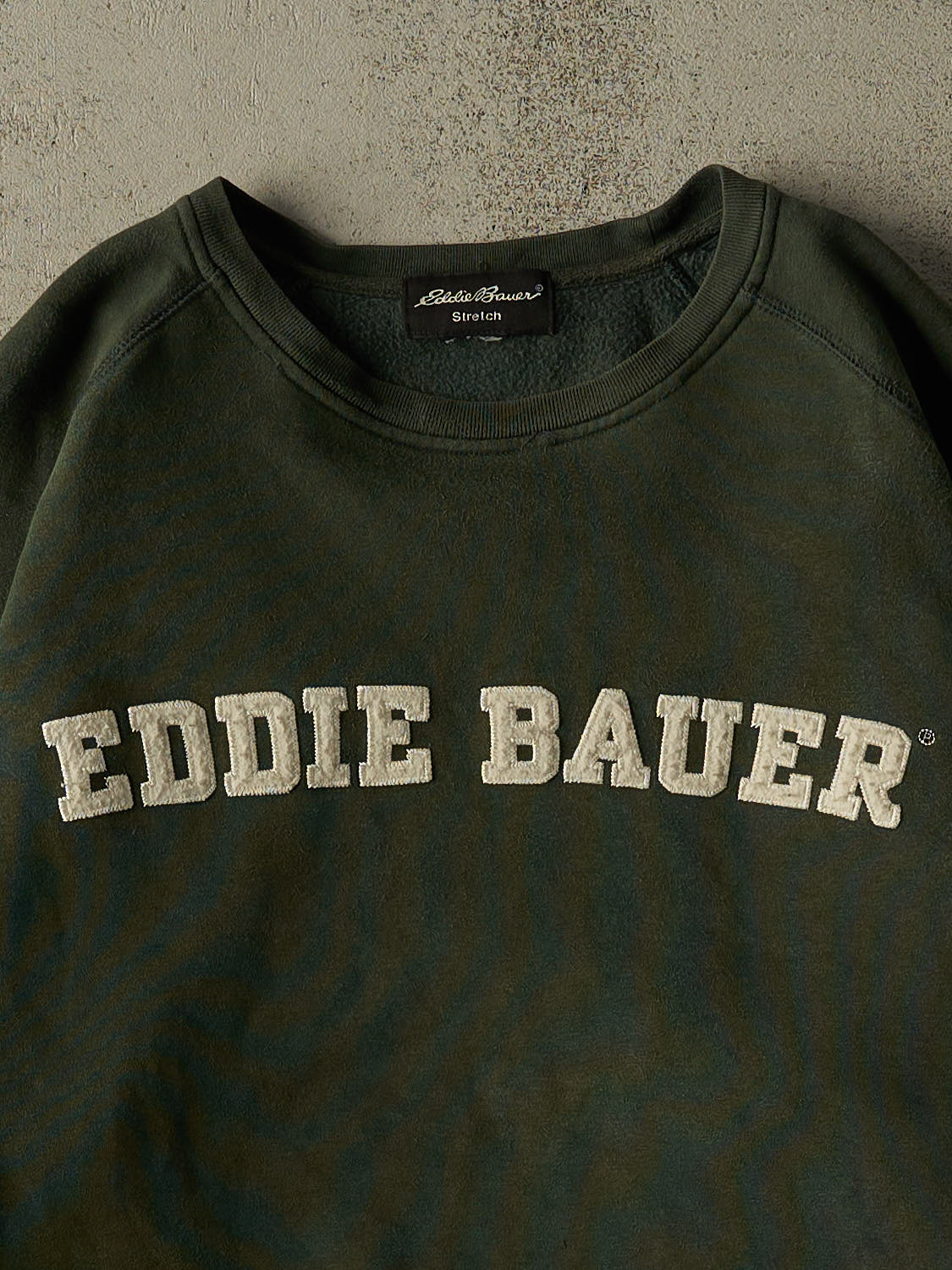 Vintage Y2K Green Eddie Bauer Embroidered Crewneck (L/XL)