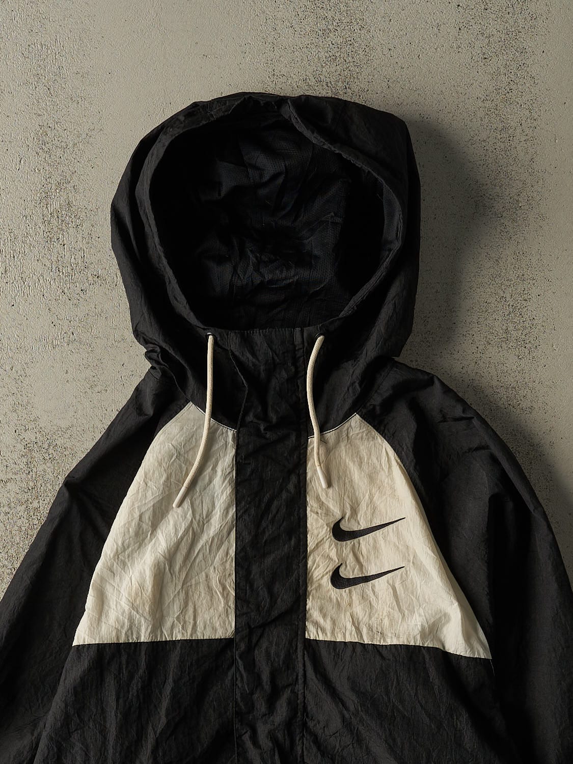 Vintage Y2K Black Nike Zip Up Windbreaker Jacket (M/L)