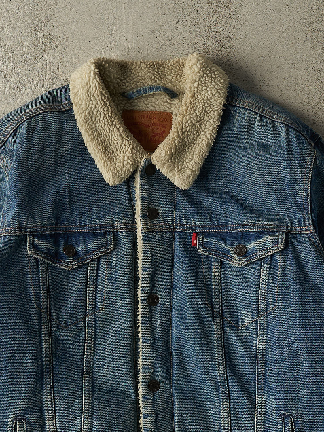 Vintage 90s Light Wash Levi's Sherpa Lined Denim Jacket (XL/XXL)