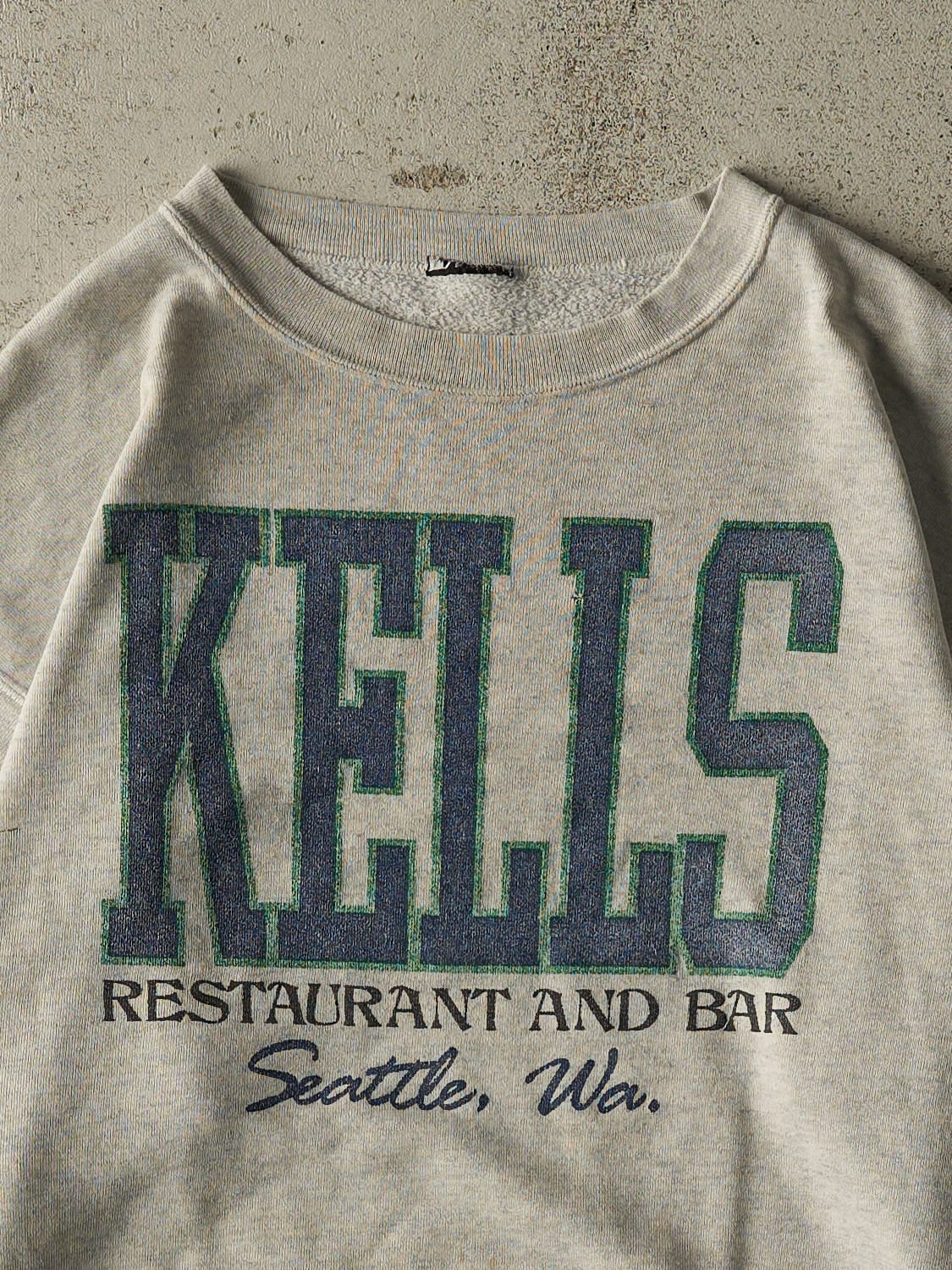 Vintage 90s Heather Grey Kells Restaurant & Bar Crewneck (L/XL)