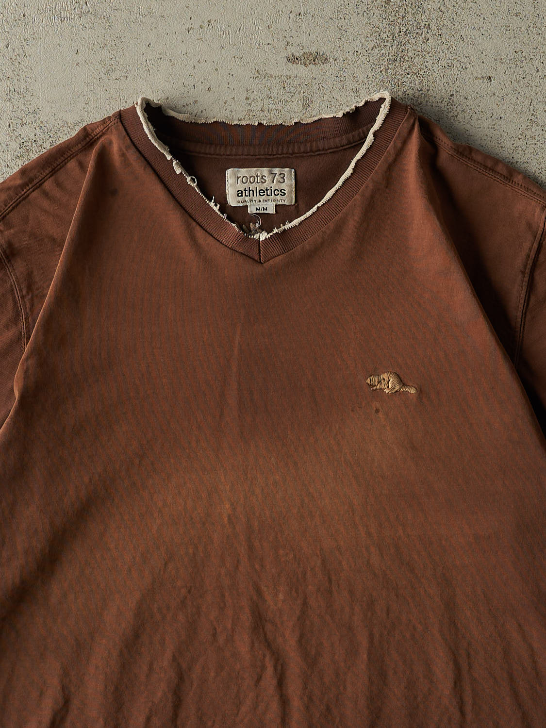 Vintage Y2K Sun Faded Brown Roots Athletics Short Sleeve V Neck Tee (M/L)